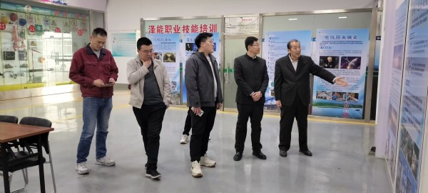 人力资源和社会保障部针对电工、焊工第三方评价活动照片和培训实景照片。